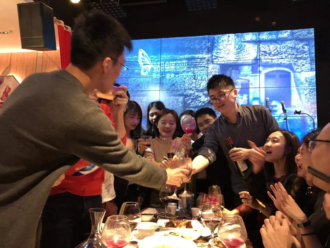 雄松華章“友情歲月，無聚不歡”2019屆狂歡派對