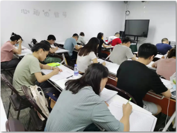 雄松華章摸底考放大招！個性化考研上岸方案一步到位~